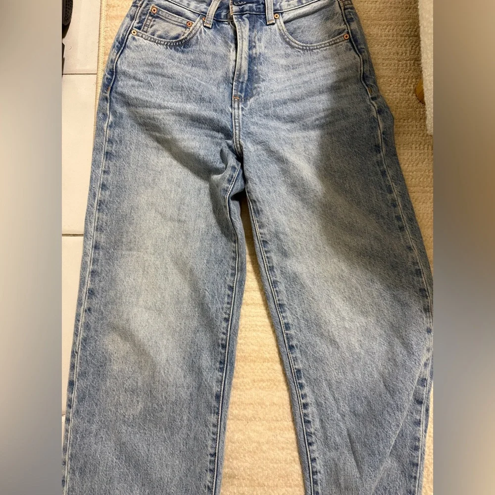 Aritzia Denim Forum - Farrah High Rise Wide Cropped - Picture 3 of 4